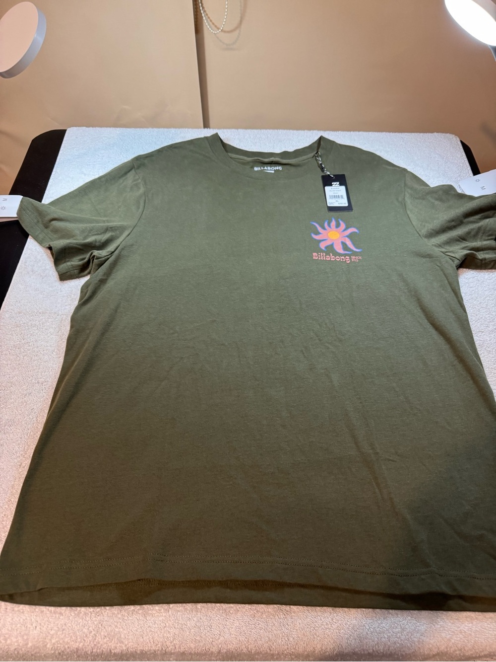 Men’s Billabong Olive Short-Sleeve Tee with Pink & Yellow Sun Graphic Size XL